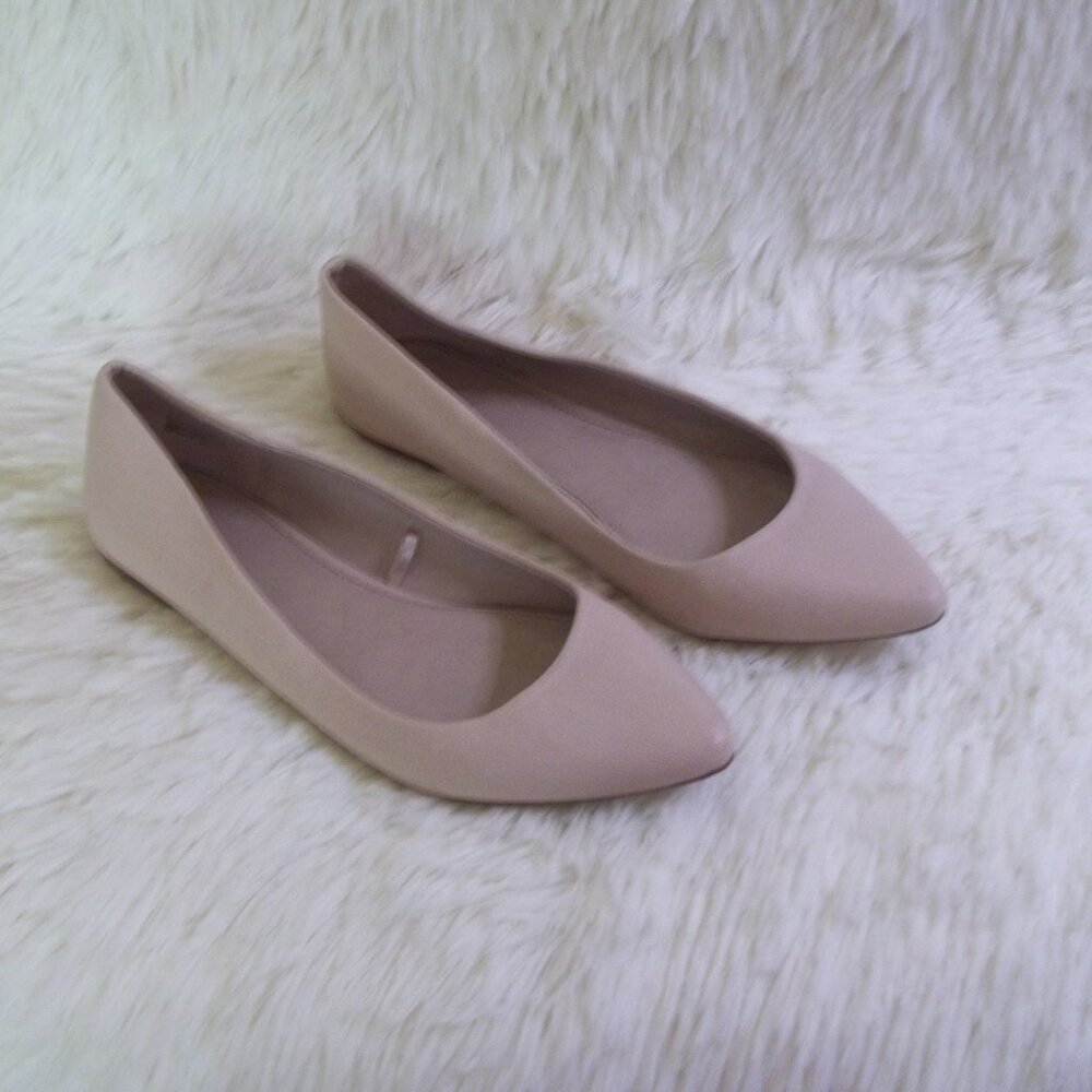 Express Flats in Cream sz 9 EUC